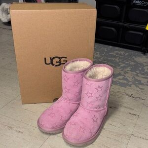 UGG Kids Boots in Pink with Star Pattern